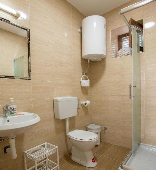 1 Bedroom Apartment Lake View, Casa Bella & Nova
