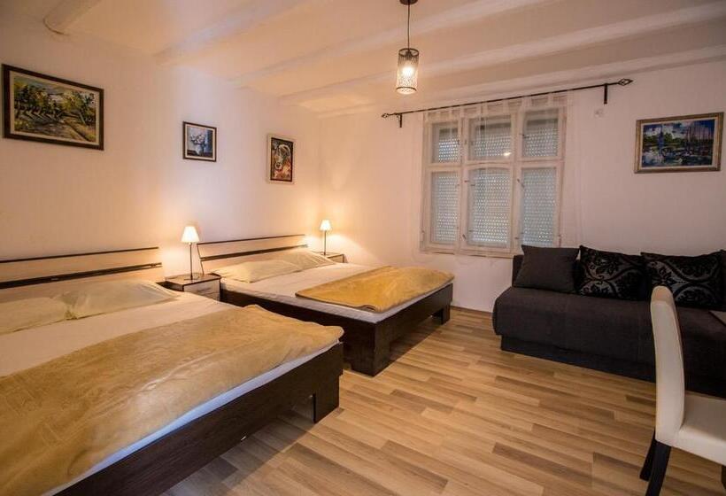 1 Bedroom Apartment Lake View, Casa Bella & Nova