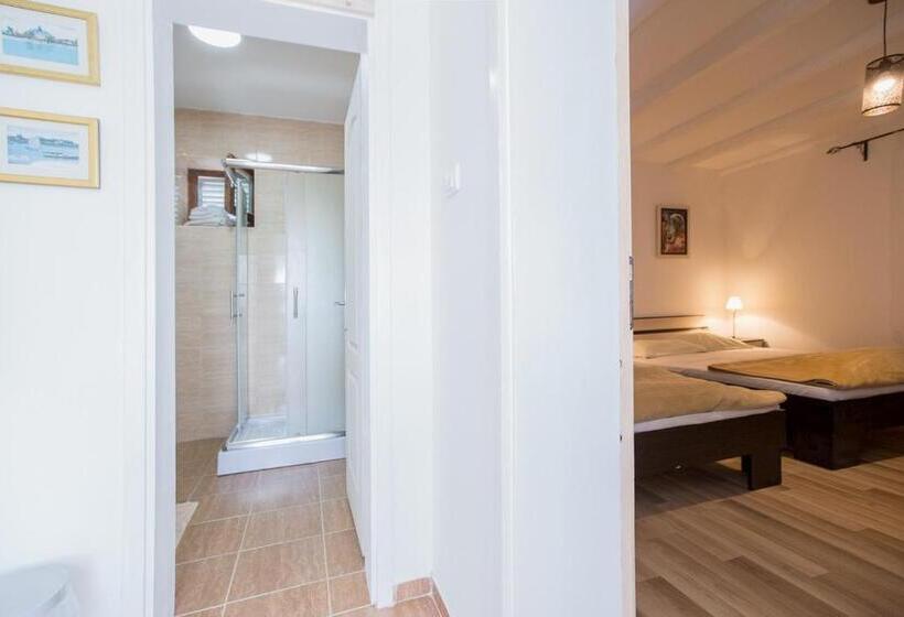 1 Bedroom Apartment Lake View, Casa Bella & Nova