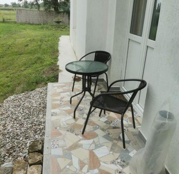 سوییت لوکس, Casa Bella & Nova