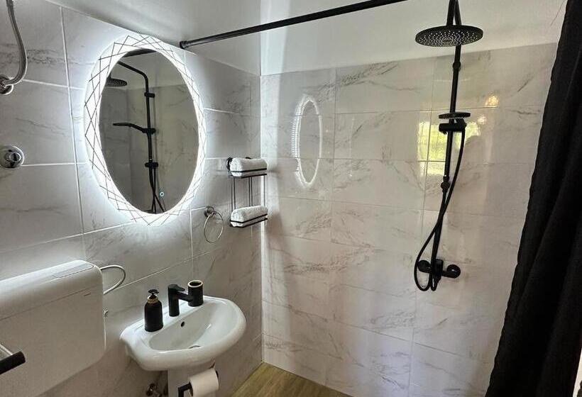 سوییت لوکس, Casa Bella & Nova