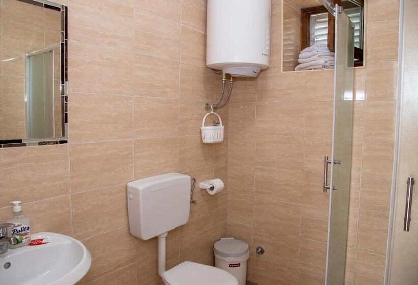 1 Bedroom Apartment Lake View, Casa Bella & Nova