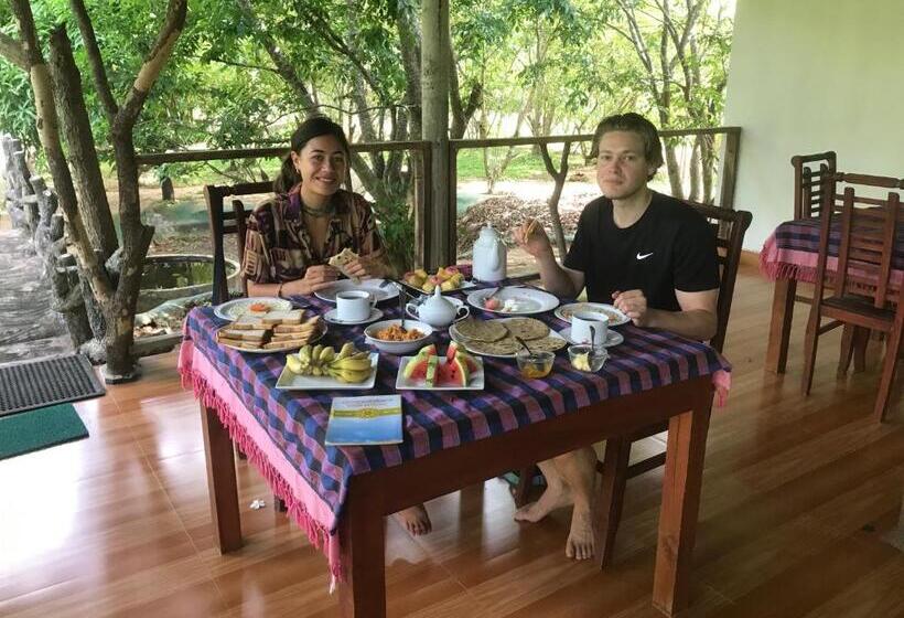 Номер Deluxe с Балконом, Darshani Lodge