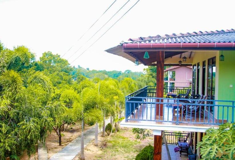 Трехместный Номер Стандарт Вид на Сад, Darshani Lodge