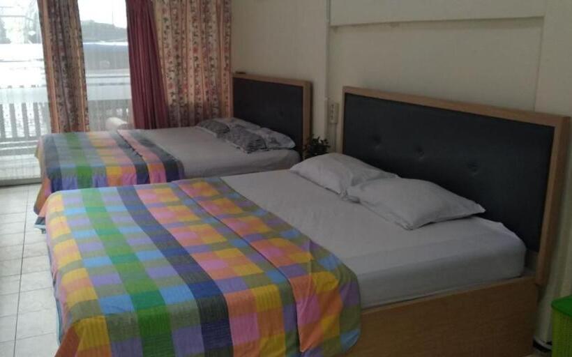 חדר משפחתי, Enny S Guest House