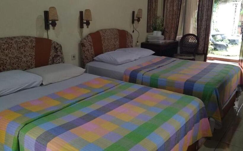 חדר משפחתי, Enny S Guest House