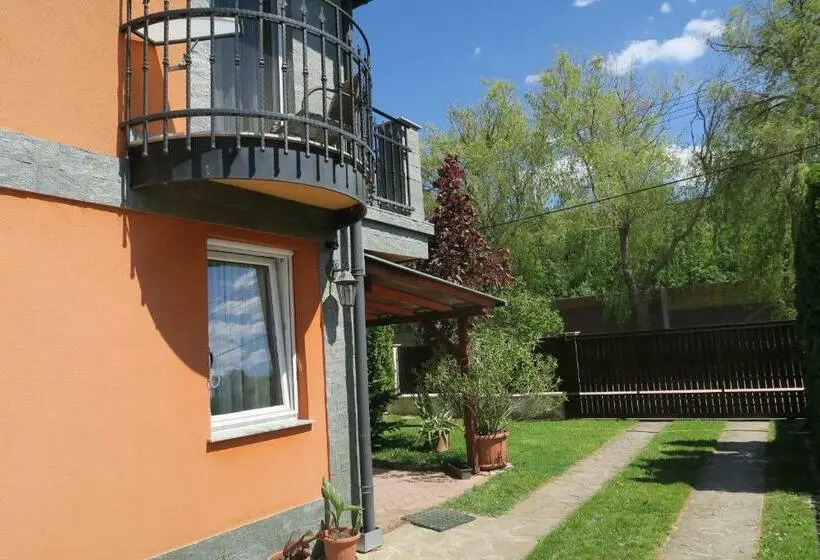ガーデンビュースタンダードルーム, Gránit Villa