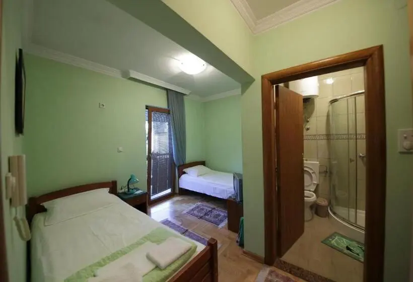اتاق استاندارد با بالکن, Guest House Pansion 10