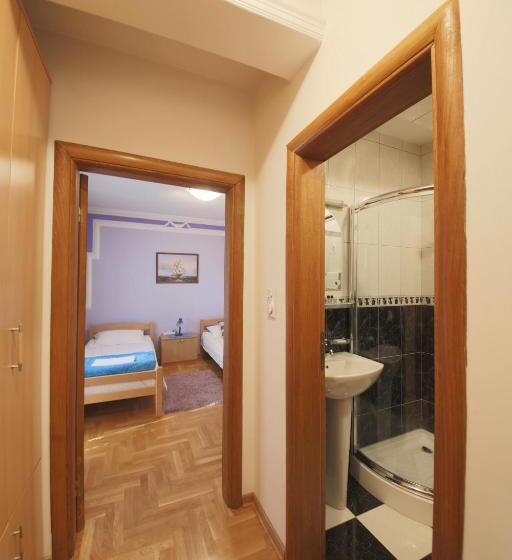 اتاق استاندارد با بالکن, Guest House Pansion 10