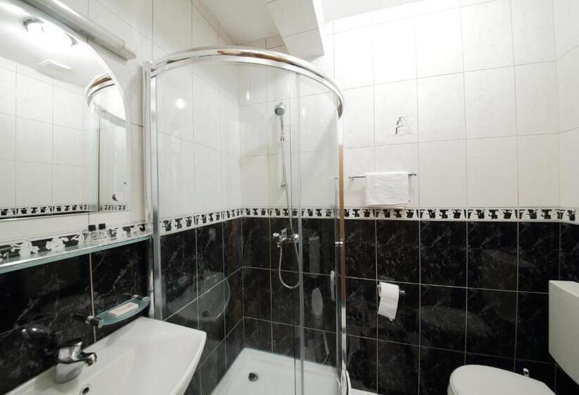 اتاق استاندارد با بالکن, Guest House Pansion 10