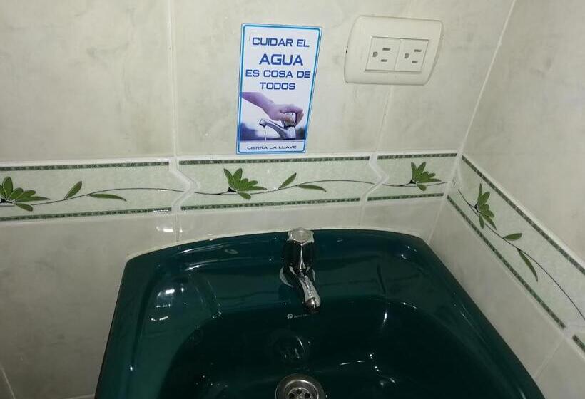 اتاق استاندارد, Hostal Los Lirios