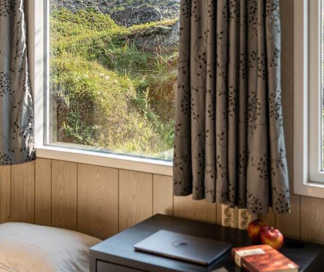 اتاق استاندارد سه تخته با سرویس بهداشتی مشترک, Vogar Travel Service