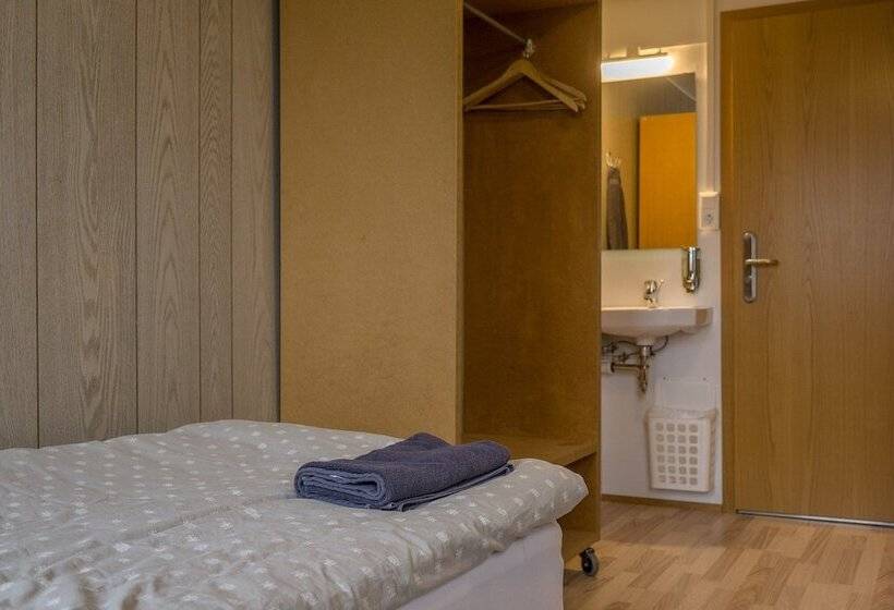 اتاق خانوادگی با سرویس بهداشتی مشترک, Vogar Travel Service