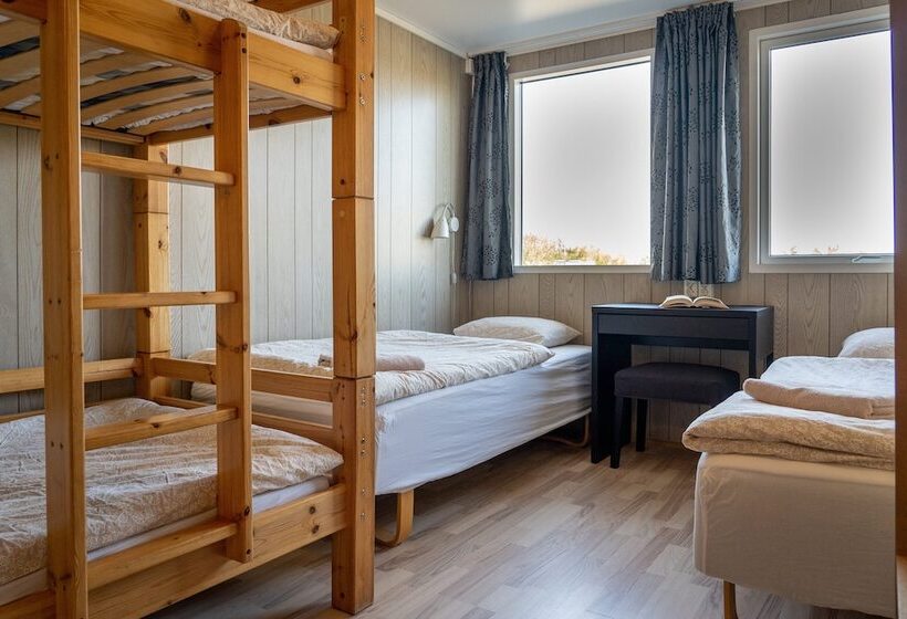 اتاق خانوادگی با سرویس بهداشتی مشترک, Vogar Travel Service