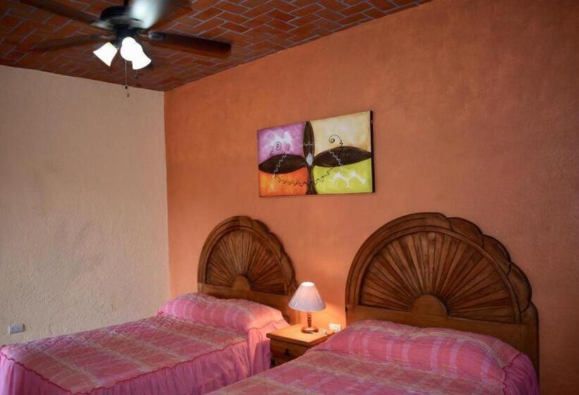חדר משפחתי, Posada Rincon Magico