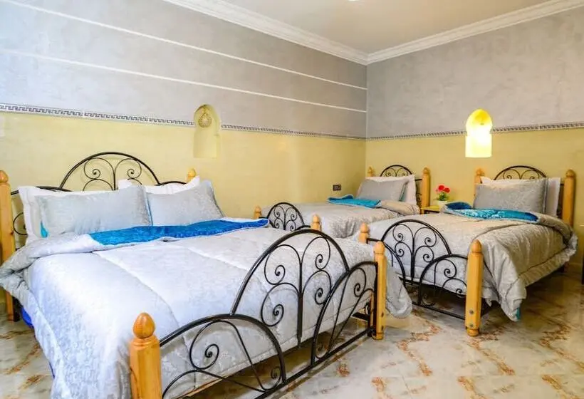 اتاق استاندارد چهار تخته, Hôtel Faouzi