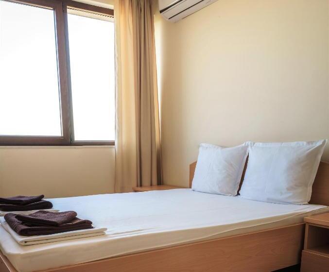 דירת שני חדרים עם מרפת, Moreto Seaside Apart