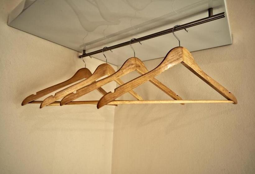 غرفة قياسية, Crisp Guest Rooms