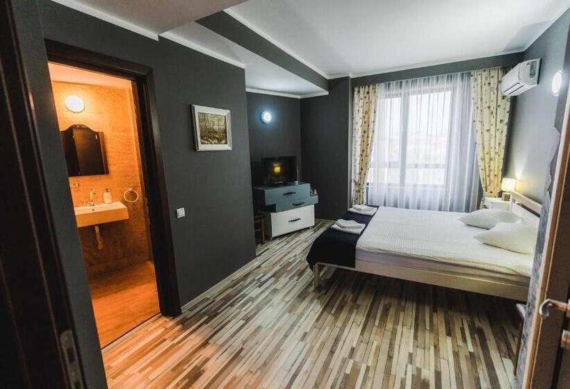 이코노미 룸, Da Vinci Residence