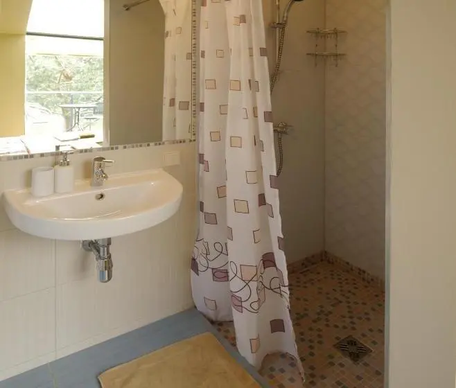 اتاق خانوادگی پایه, Namai Pas Gintarą