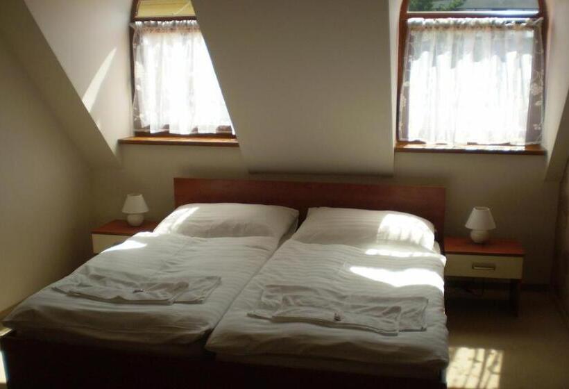 스탠다드 룸, Brasserka