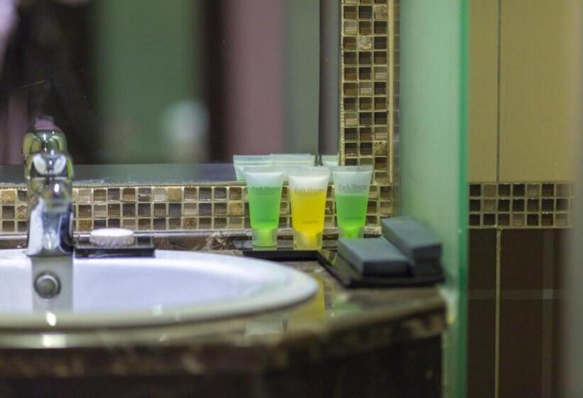 سوییت, Park House