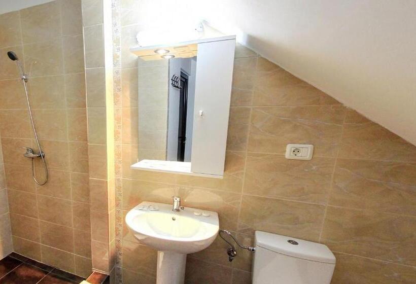 اتاق استاندارد یک نفره, La Storia Guest House