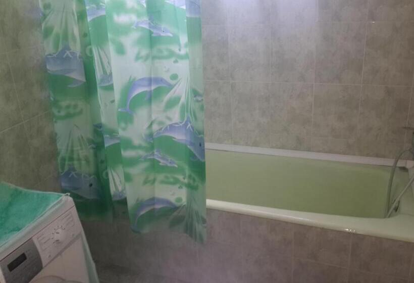 اتاق استاندارد با سرویس بهداشتی مشترک, Maya Guest House