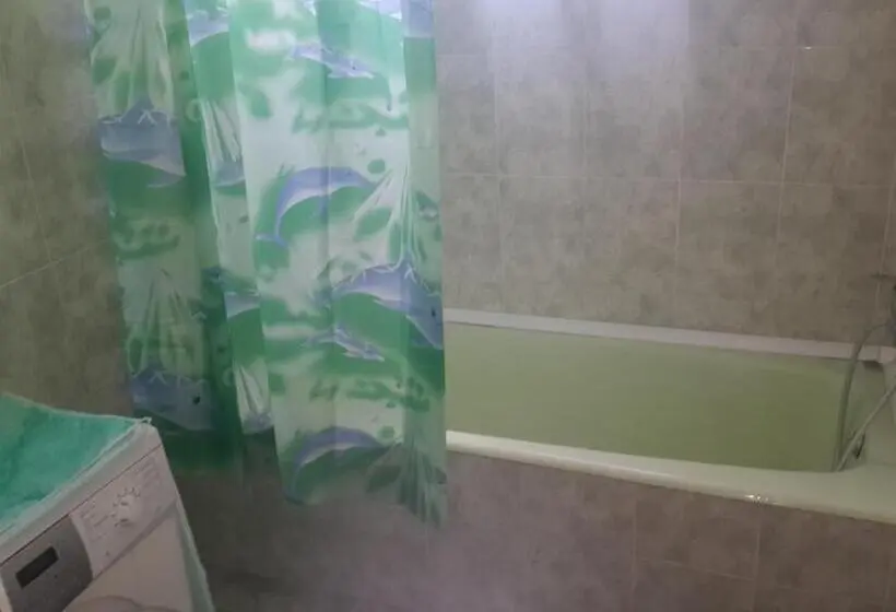 اتاق استاندارد با سرویس بهداشتی مشترک, Maya Guest House
