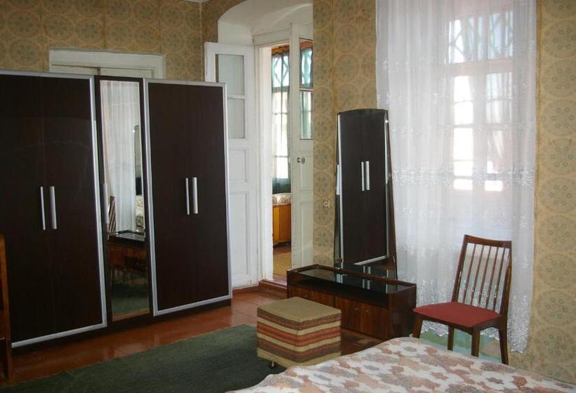 اتاق عادی, Maya Guest House