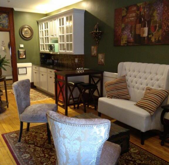 スイート, Firehouse Inn