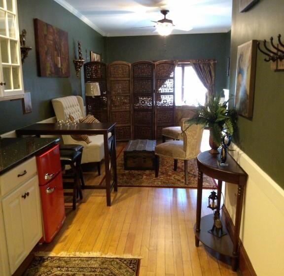 スイート, Firehouse Inn