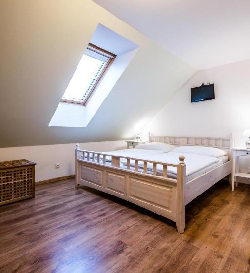 スタンダード4人部屋, Slavia Penzion