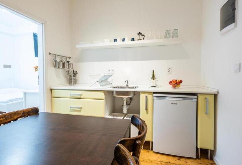 1ベッドルームアパートメント, Slavia Penzion