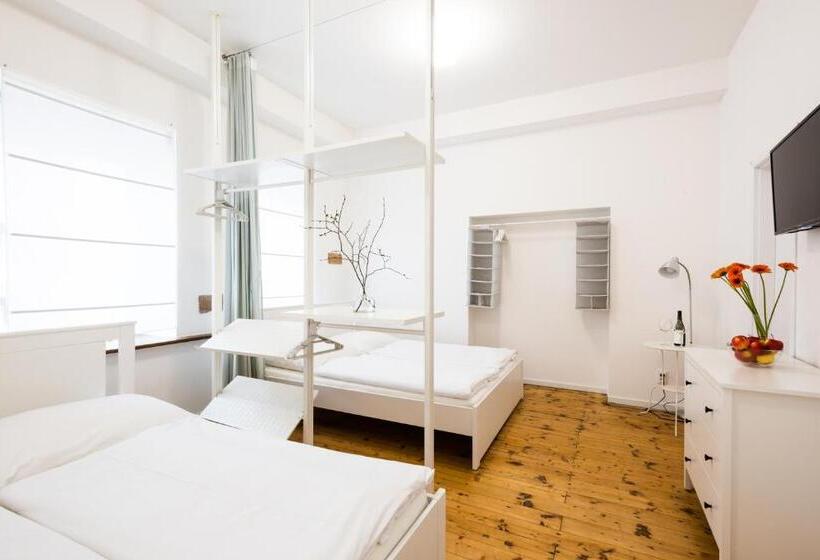 1ベッドルームアパートメント, Slavia Penzion