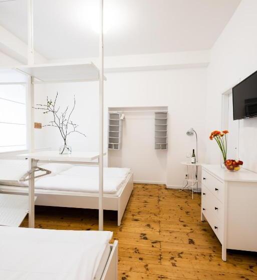 1ベッドルームアパートメント, Slavia Penzion