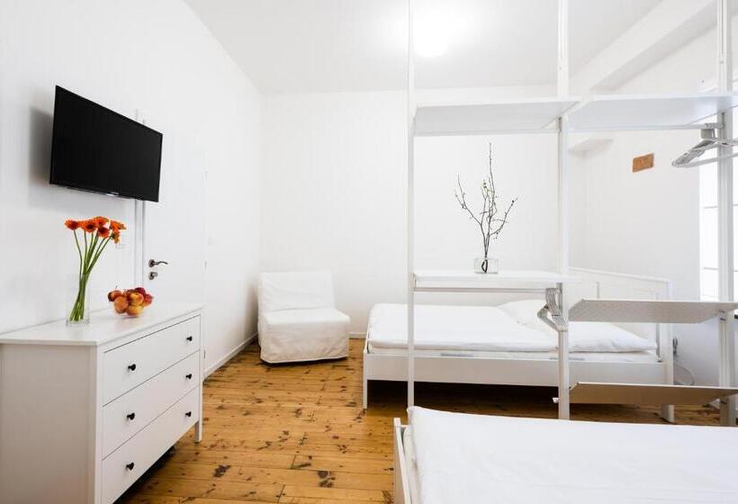 1ベッドルームアパートメント, Slavia Penzion