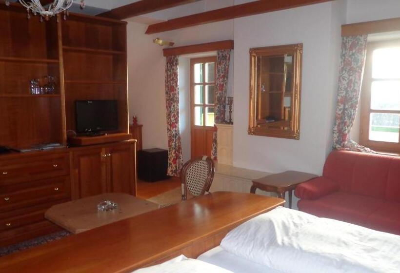 Quarto Estandar, Hirschenhof