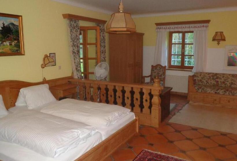 Quarto Quádruplo Estandar, Hirschenhof