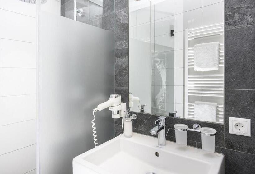 غرفة قياسية مزوَّدة بشُرفة, Gasthof Pension Wulfenia