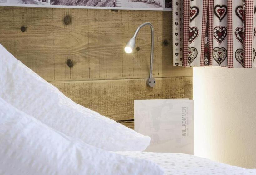 غرفة قياسية مزوَّدة بشُرفة, Gasthof Pension Wulfenia