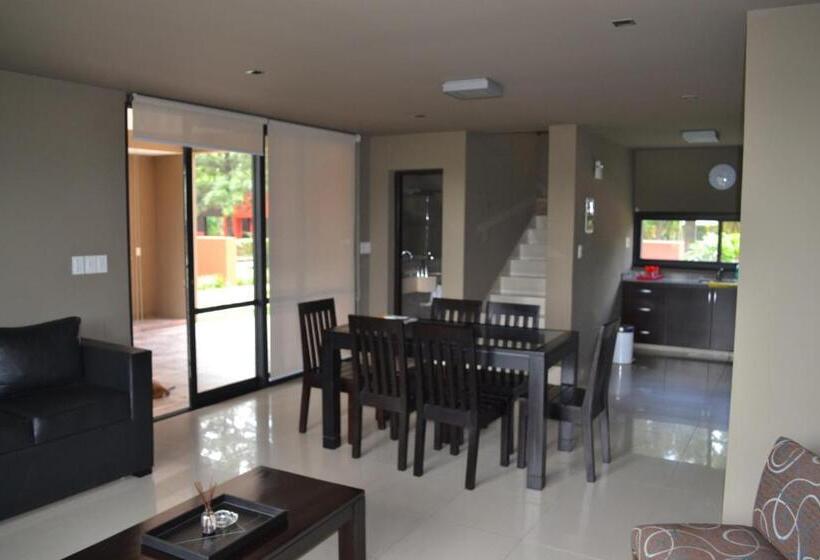 آپارتمان 2 خوابه, La Wet