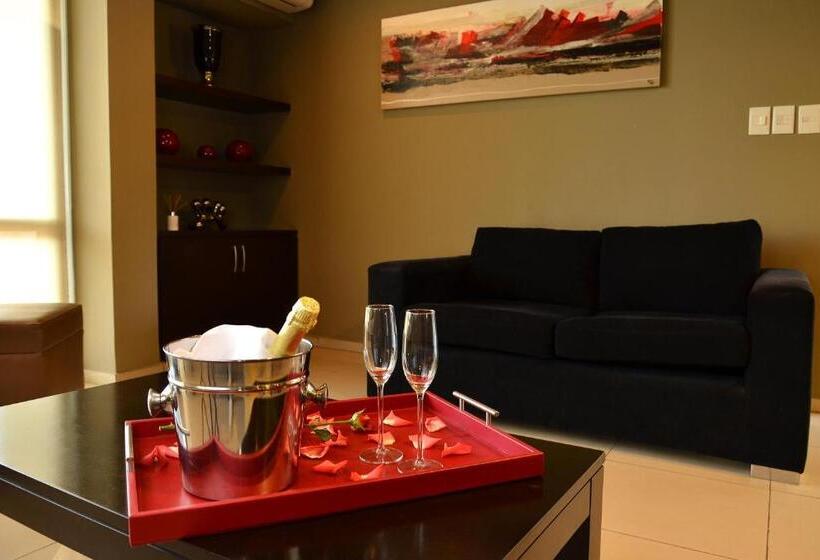 آپارتمان 2 خوابه, La Wet