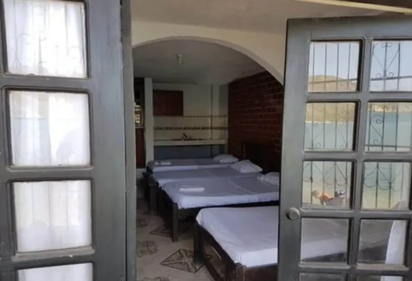 Perhehuone, Hospedaje El Shaday