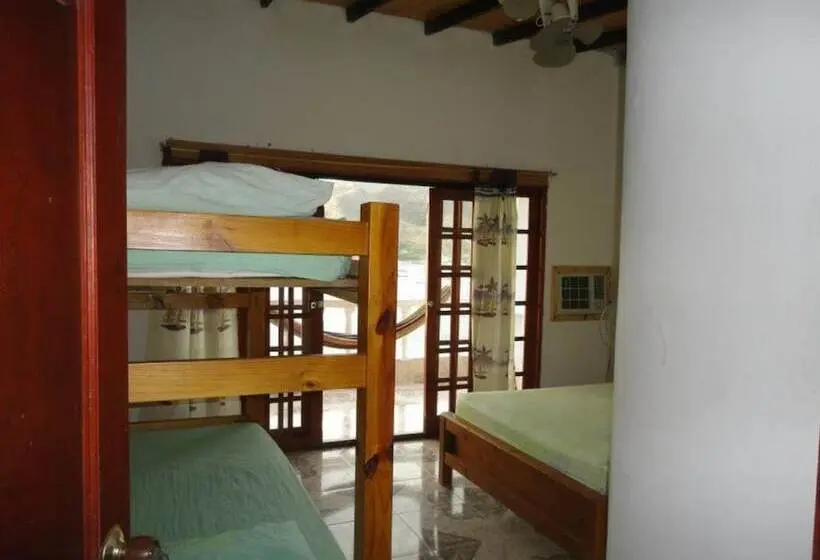 Standard Kolmen Hengen Huone, Hospedaje El Shaday