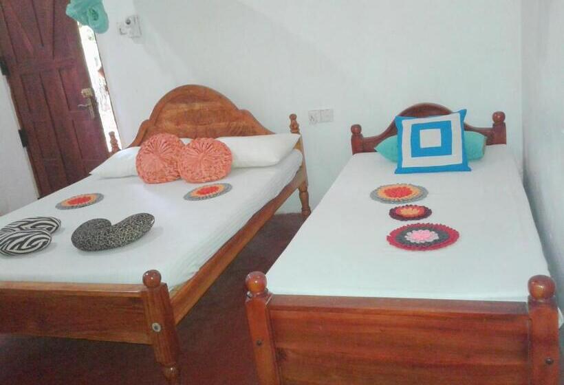 חדר קלאסי לשלושה, Lak Nilla Guest House