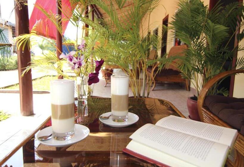 标准间带双人床, Sunset Lounge