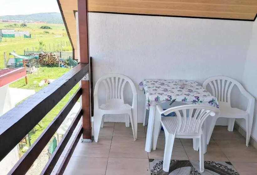اتاق استاندارد سه تخته با بالکن, Teo Guest Rooms