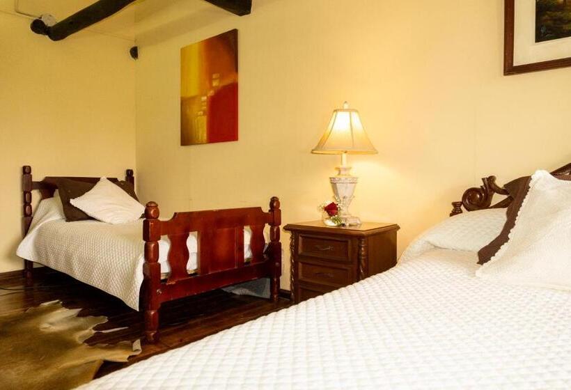 اتاق لوکس, Hacienda San Isidro Trails & Experiences