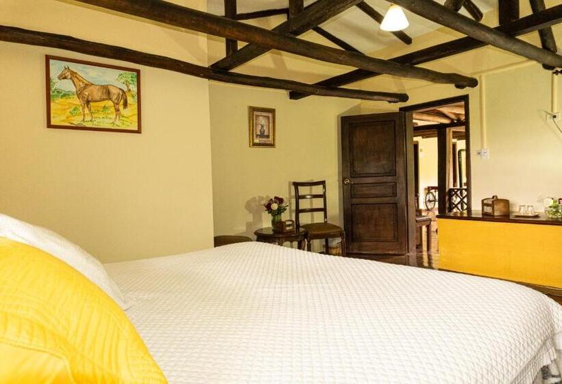 اتاق لوکس با تخت بزرگ, Hacienda San Isidro Trails & Experiences